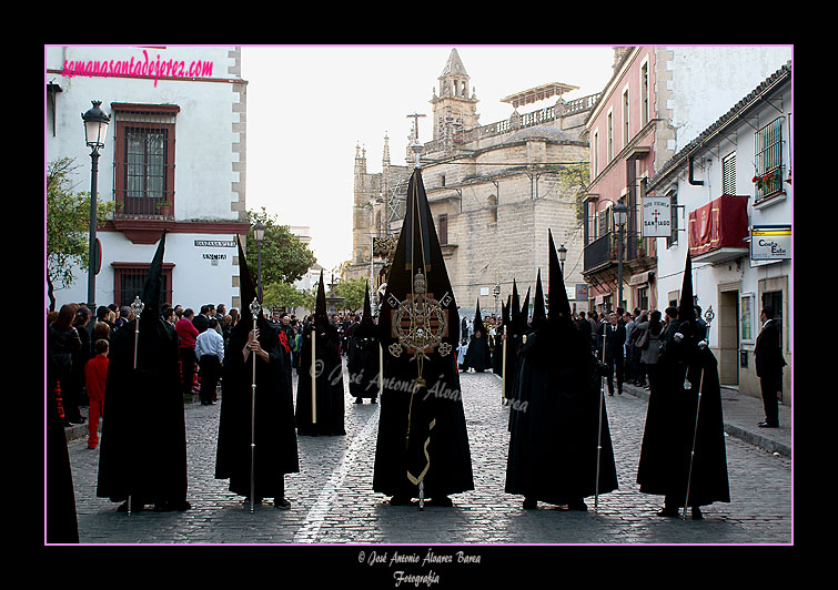 Presidencia del Estandarte de la Hermandad del Santo Entierro