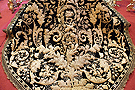 Detalle de los bordados del manto de salida de Nuestra Señora de la Piedad