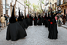 Nazarenos de la Hermandad del Santo Entierro