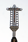 Cruz que remata el asta del Estandarte de la Hermandad del Santo Entierro