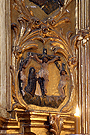 Medallón representado una Estación del Via-Crucis (Retablo Mayor de la Real Capilla del Calvario)