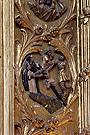 Medallón representado una Estación del Via-Crucis (Retablo Mayor de la Real Capilla del Calvario)