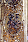 Medallón representado una Estación del Via-Crucis (Retablo Mayor de la Real Capilla del Calvario)