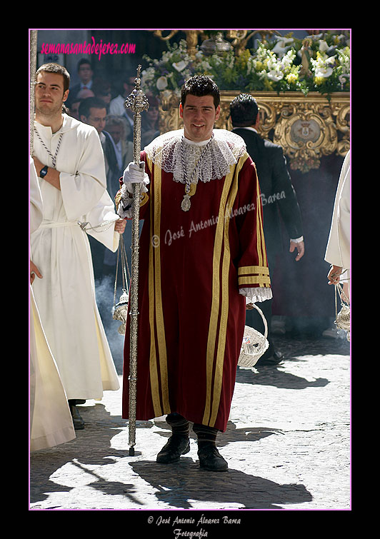 Pertiguero del Cuerpo de Acólitos del Paso del Santísimo Cristo Resucitado