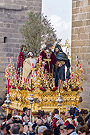 Traslado desde la Santa Iglesia Catedral, donde tuvo que refugiarse por la lluvia, a su Templo del Paso de Misterio del Santísimo Cristo de la Clemencia en la Traición de Judas en la mañana del Jueves Santo, 28 de marzo de 2013