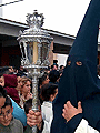 Farol que acompaña a la Cruz de Guía de la Hermandad del Consuelo