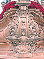 Detalle del lateral del frontal de la canastilla del Paso de Misterio de Nuestro Padre Jesús del Soberano Poder ante Caifás