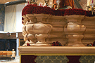 Detalle del lateral de la canastilla en carpinteria del Paso de Misterio de Nuestro Padre Jesús de la Paz