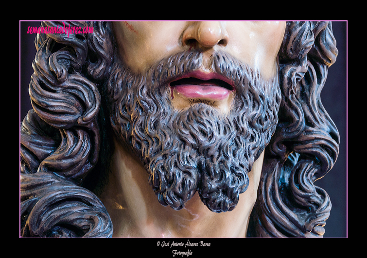 Detalle de la boca y barba de Nuestro Señor de la Pasión