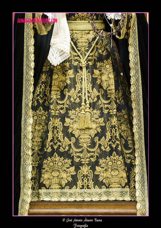 Saya de Angustia de María, Madre de la Iglesia