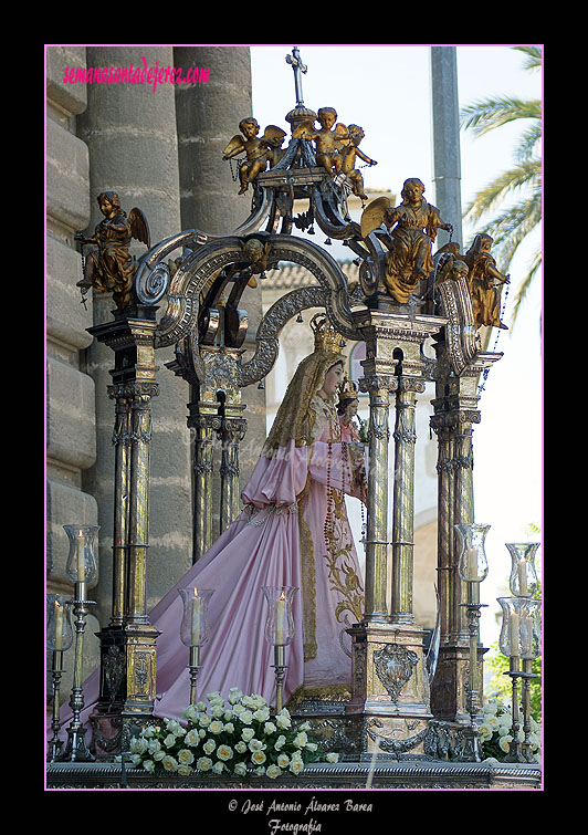 Paso de Nuestra Señora del Rosario de los Montañeses