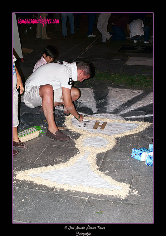 Montaje de alfombras para el Corpus Christi