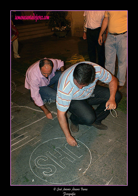 Montaje de alfombras para el Corpus Christi