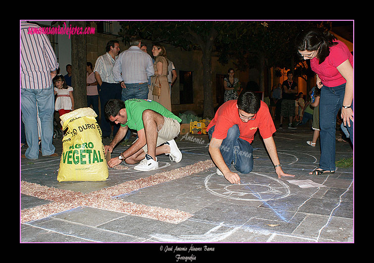 Montaje de alfombras para el Corpus Christi