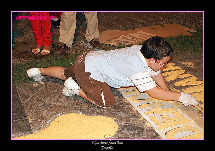 Montaje de alfombras para el Corpus Christi