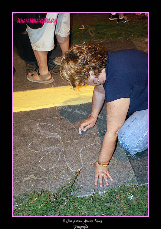 Montaje de alfombras para el Corpus Christi