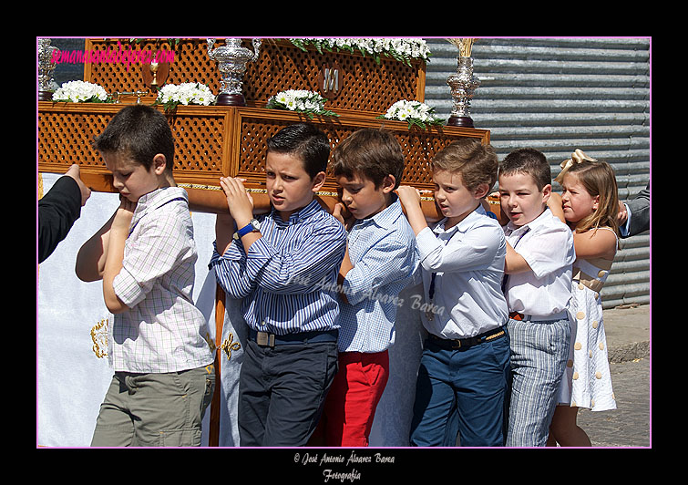 Procesión del Niño Jesús (Hdad. Buena Muerte) para el Altar de Corpus