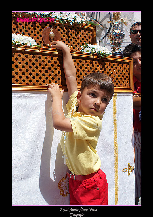 Procesión del Niño Jesús (Hdad. Buena Muerte) para el Altar de Corpus