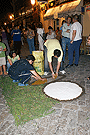Montaje de alfombras para el Corpus