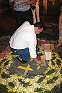 Montaje de alfombras para el Corpus
