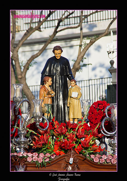 Procesión de María Auxiliadora (Colegio calle Cabezas)