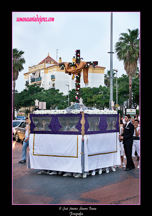 Cruz de Mayo de la Agrupación Parroquial de las Siete Palabras (1 de junio de 2012).
