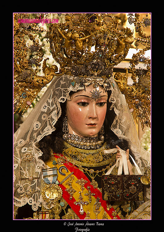 Nuestra Señora del Carmen Coronada