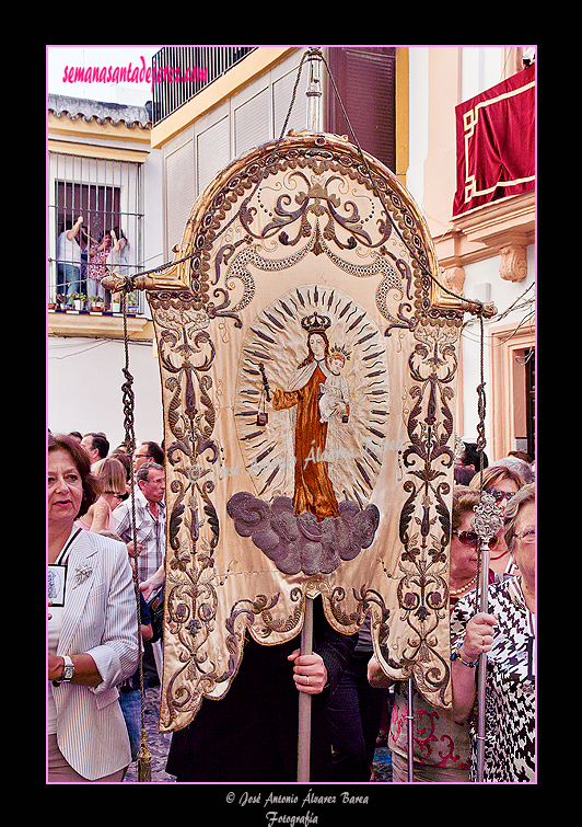 Simpecado de la Hermandad del Carmen