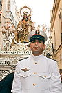 Infante de Marina escoltando el Paso de la Virgen del Carmen